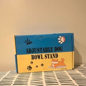 🐾 Adjustable Dog Bowl Stand – New in Box